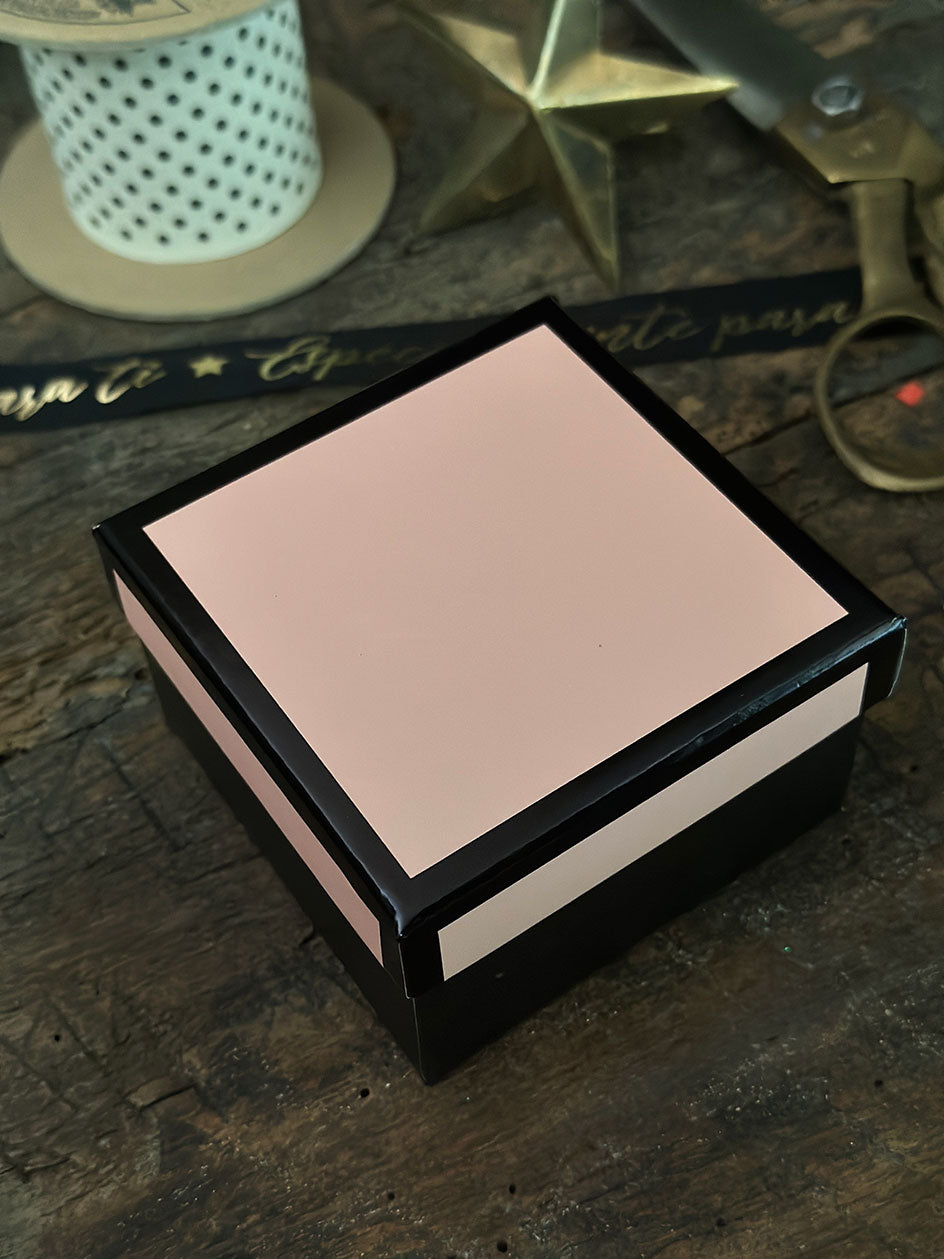 Caja Petit · Rosada