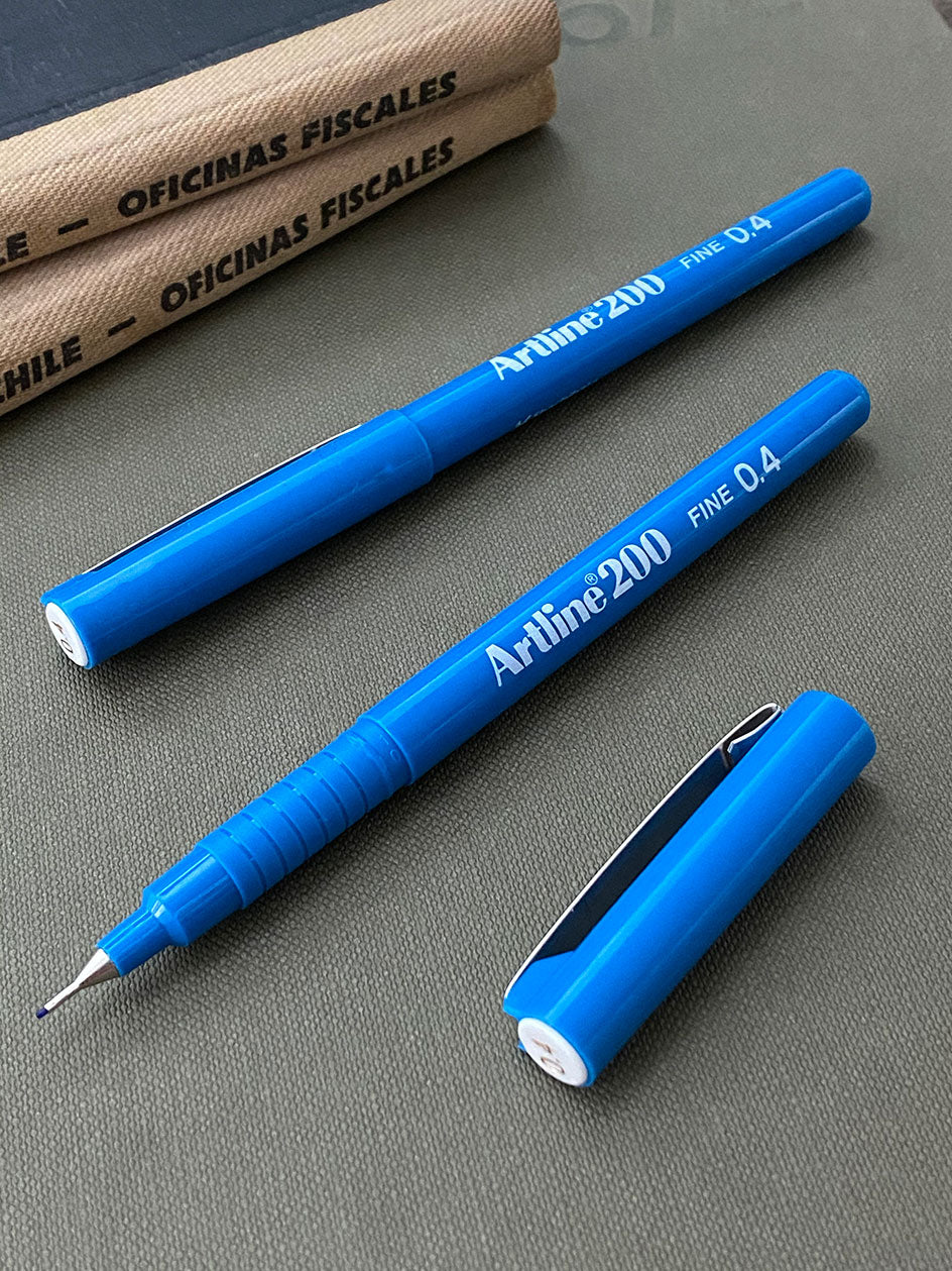 Artline · Sky Blue Fine 04 mm.