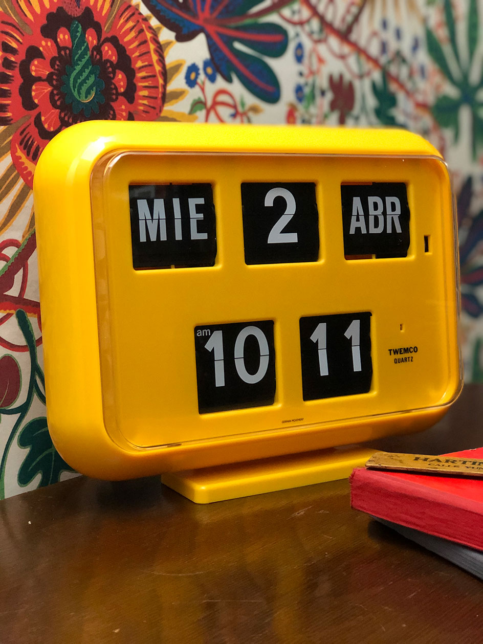 Reloj · QD35 Amarillo