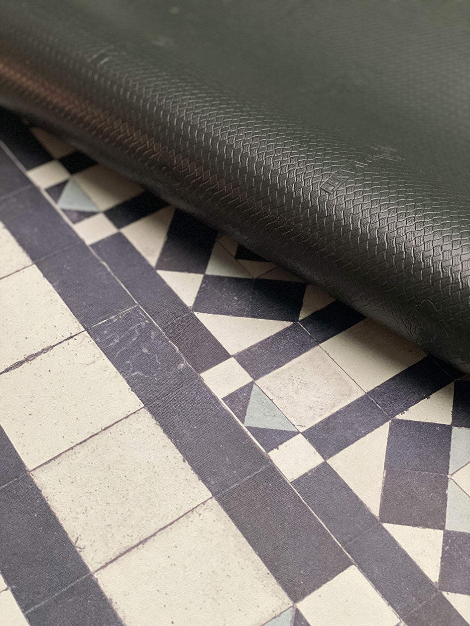 Alfombra vinílica 70 x 140 · Cerámica Blanco & Negro