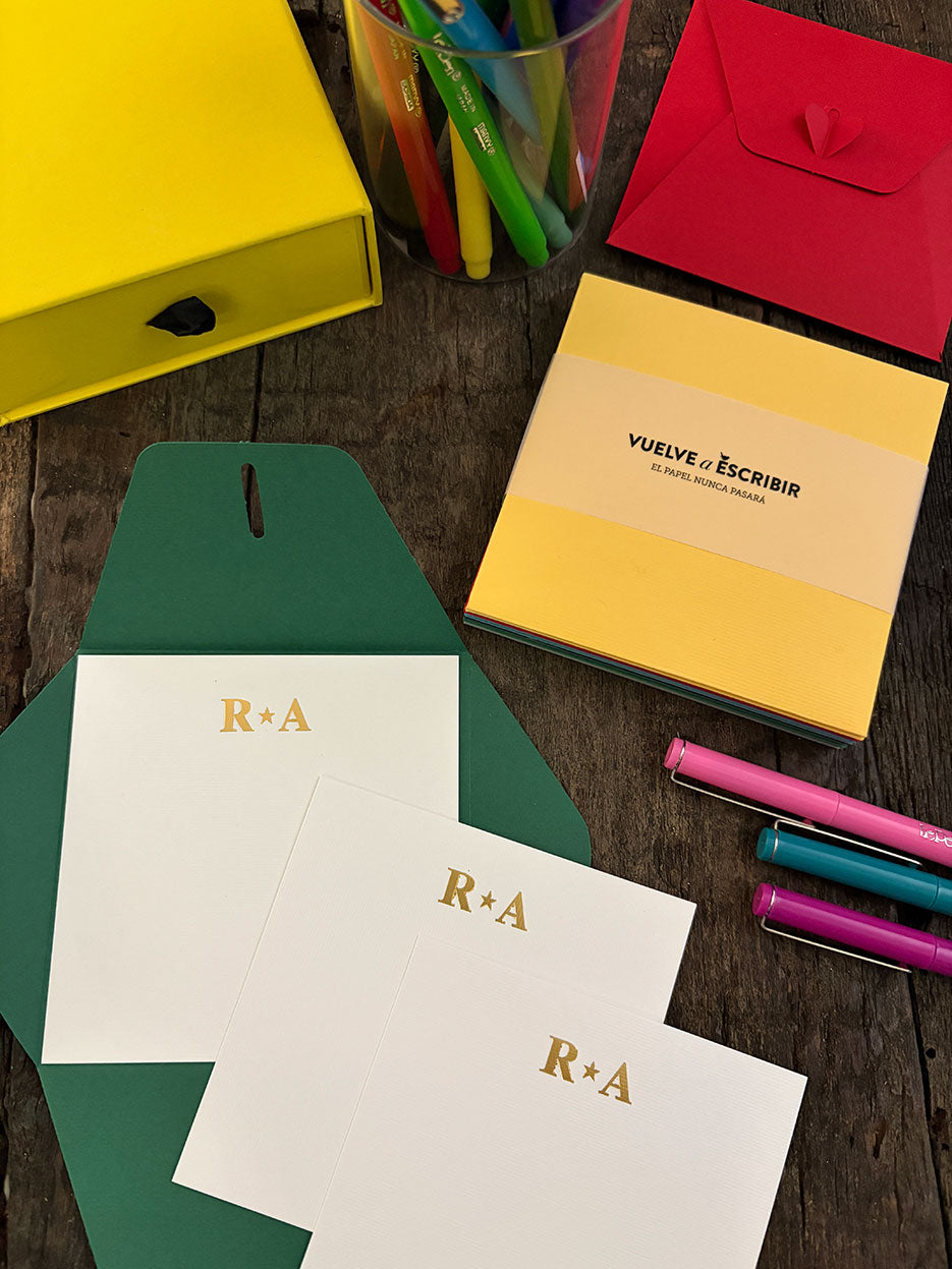 Tarjetas Iniciales Personalizadas · Caja Amarilla