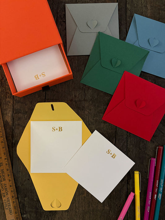Tarjetas Iniciales Personalizadas · Caja Naranja