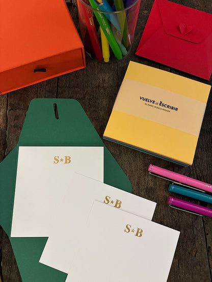 Tarjetas Iniciales Personalizadas · Caja Naranja