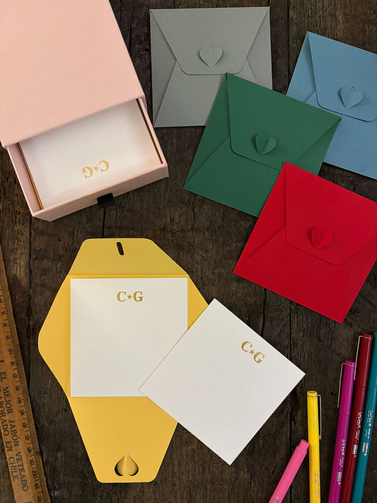 Tarjetas Iniciales Personalizadas · Caja Rosa