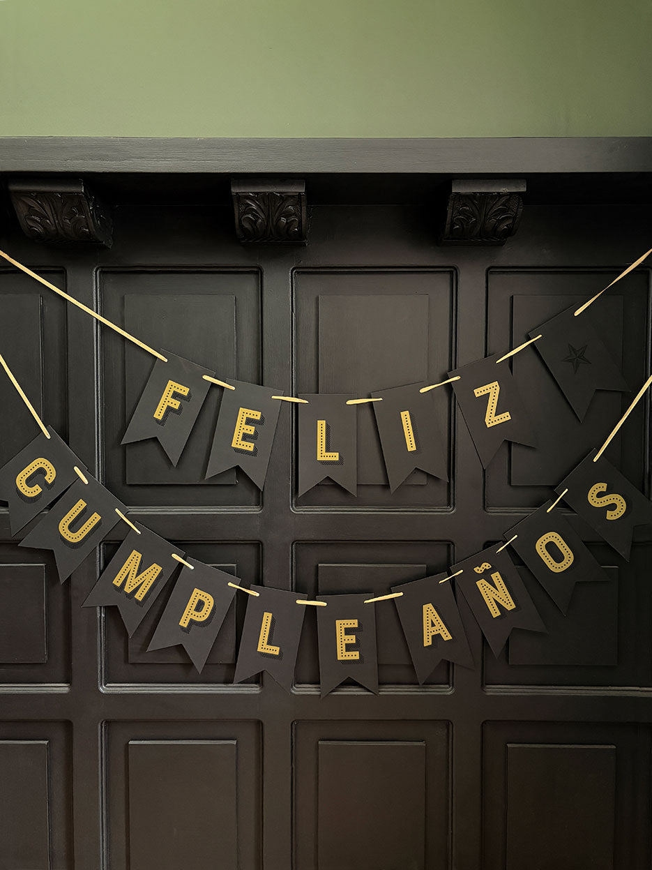 Guirnalda Negra · Feliz Cumpleaños