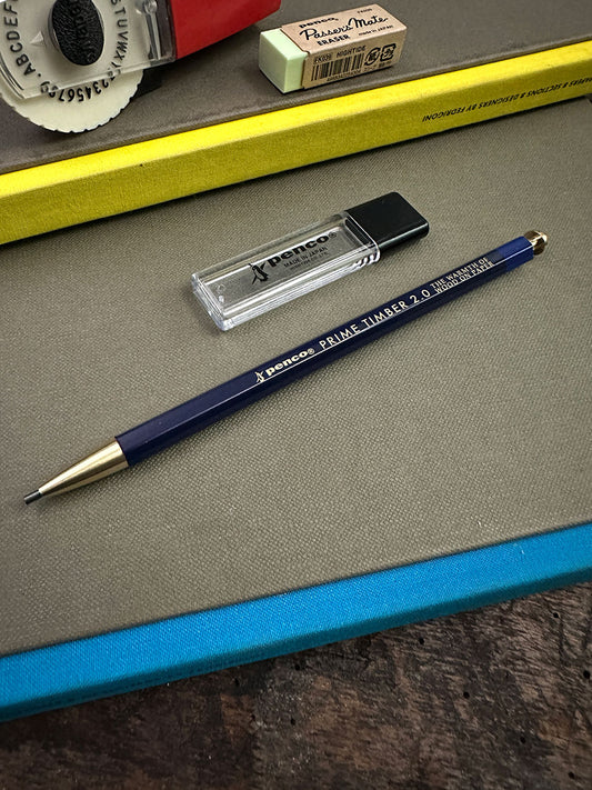 Penco · Portamina Mecánico Madera Azul